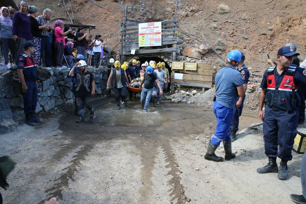 İğneyle kuyu kazıldı, madende göçük altında kalan işçiler kurtarıldı 7
